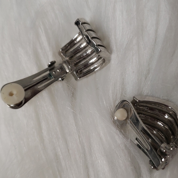 Silver color clip on earrings - Picture 4 of 4